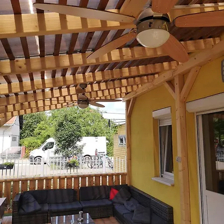 Apartment Nest Guesthouse-house For 16 People By The Gardony