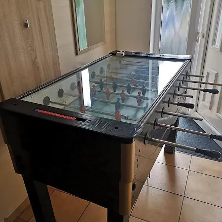 Nest Guesthouse-house For 16 People By The Appartement *