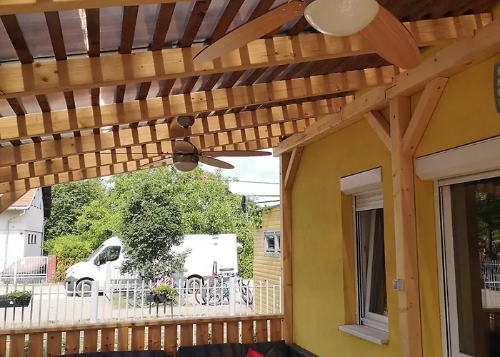 Apartmán Nest Guesthouse-house For 16 People By The Gárdony