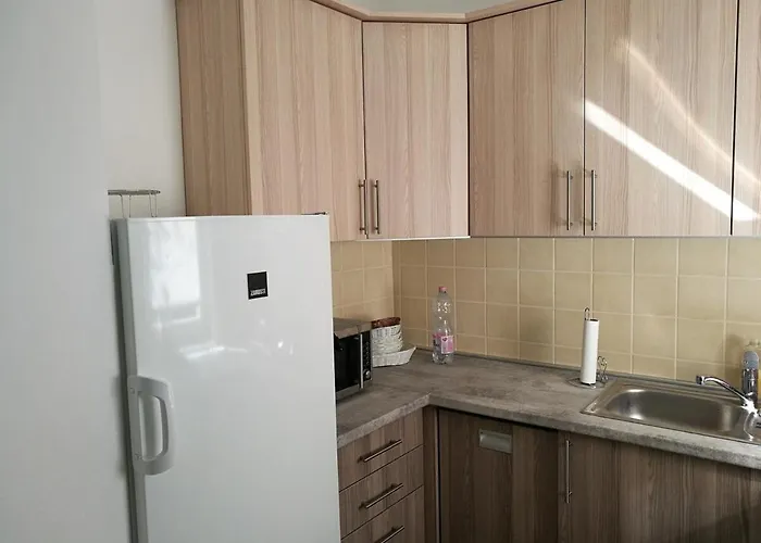 Nest Guesthouse-house For 16 People By The